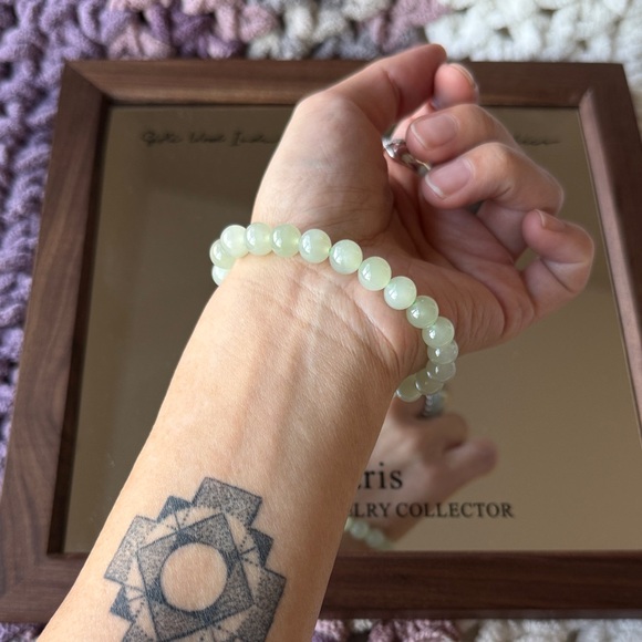 Green Jade (Hetian) Beaded Bracelet 8mm - Picture 5 of 6